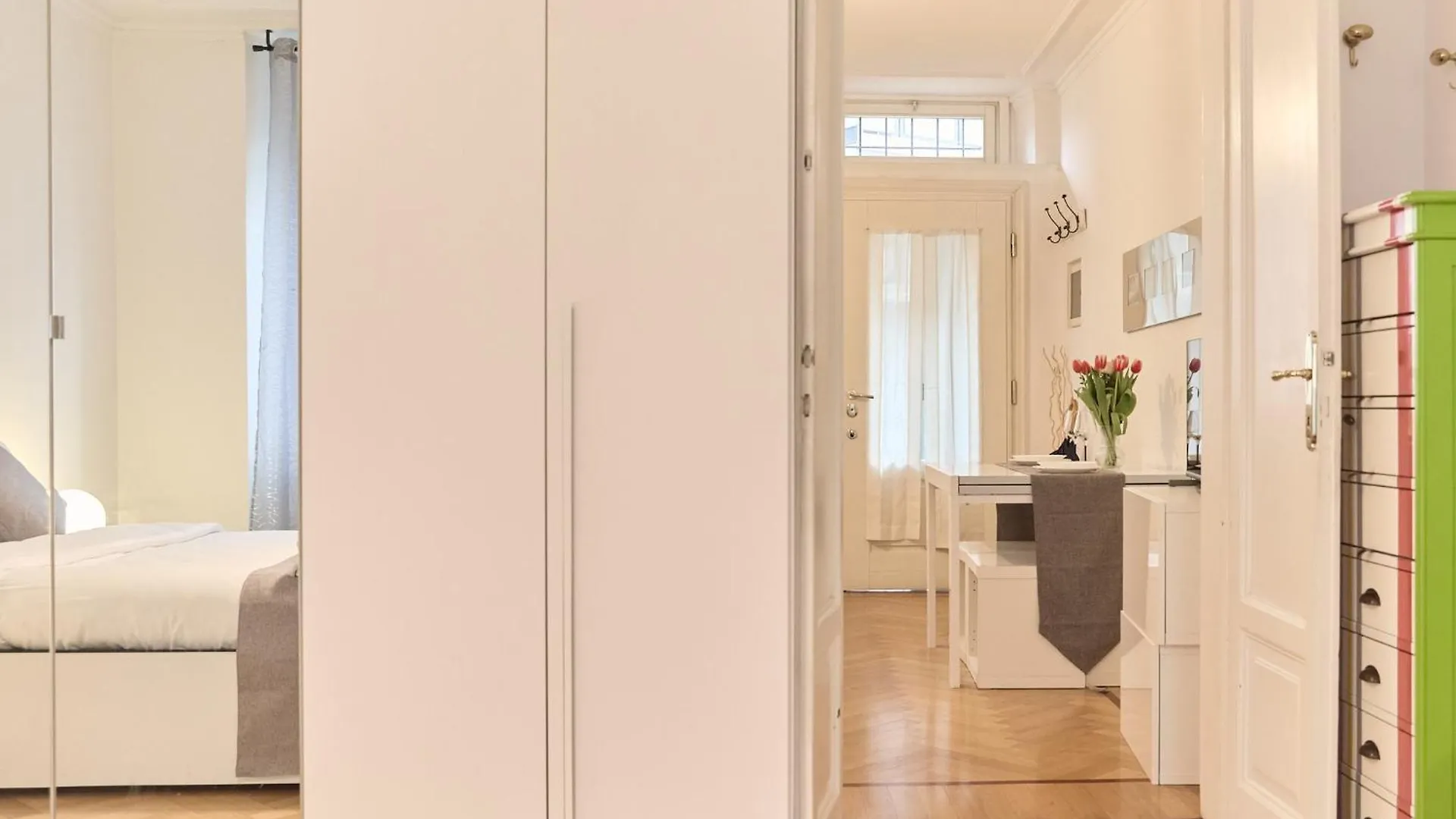Casa Vercelli Milan 0*,