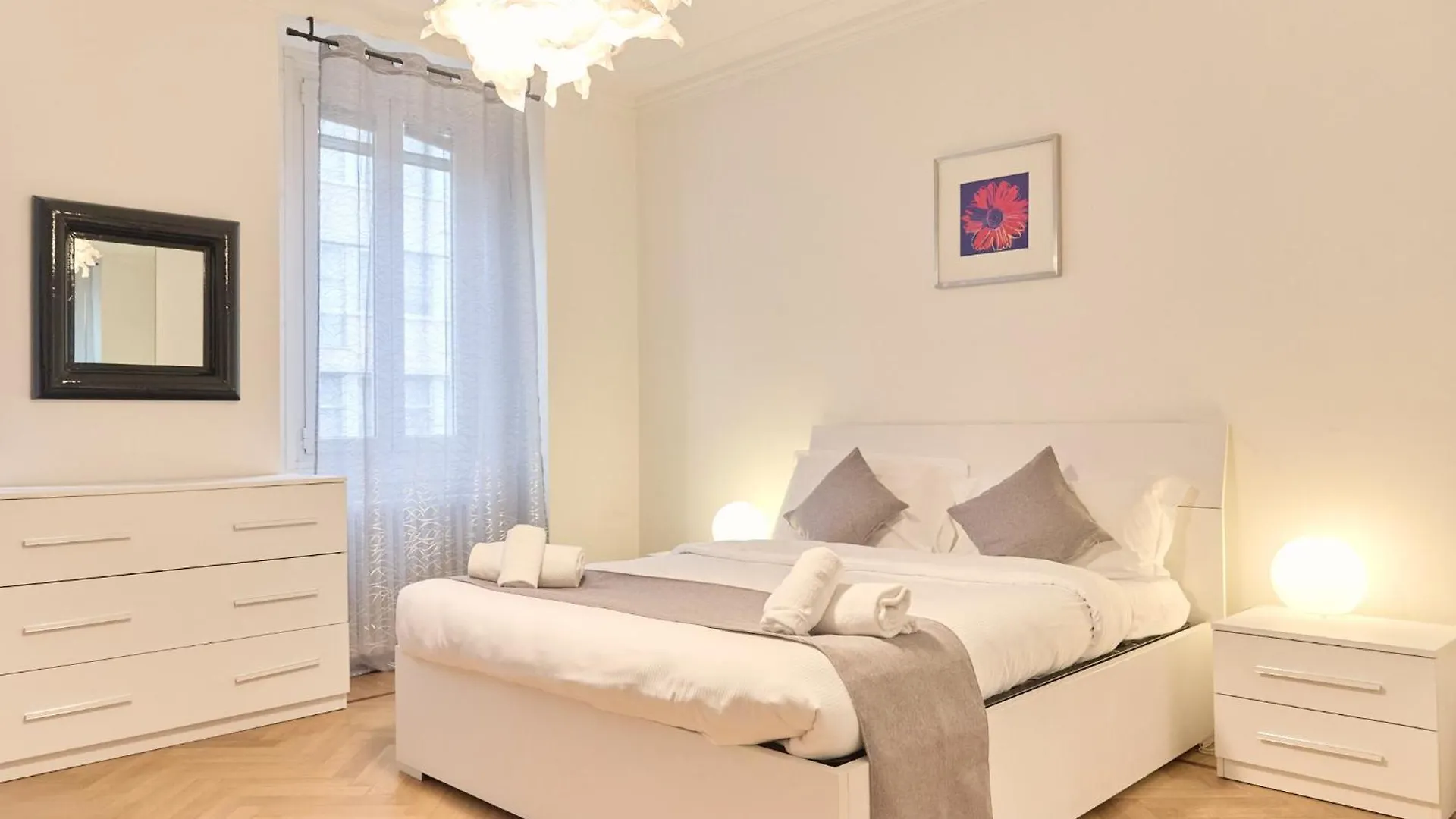 Casa Vercelli Milan Apartment